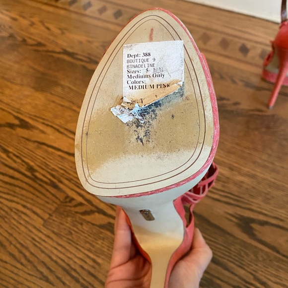 Boutique9 platform coral sandal, worn once, tag on bottom of shoe, size 8 - Picture 4 of 4